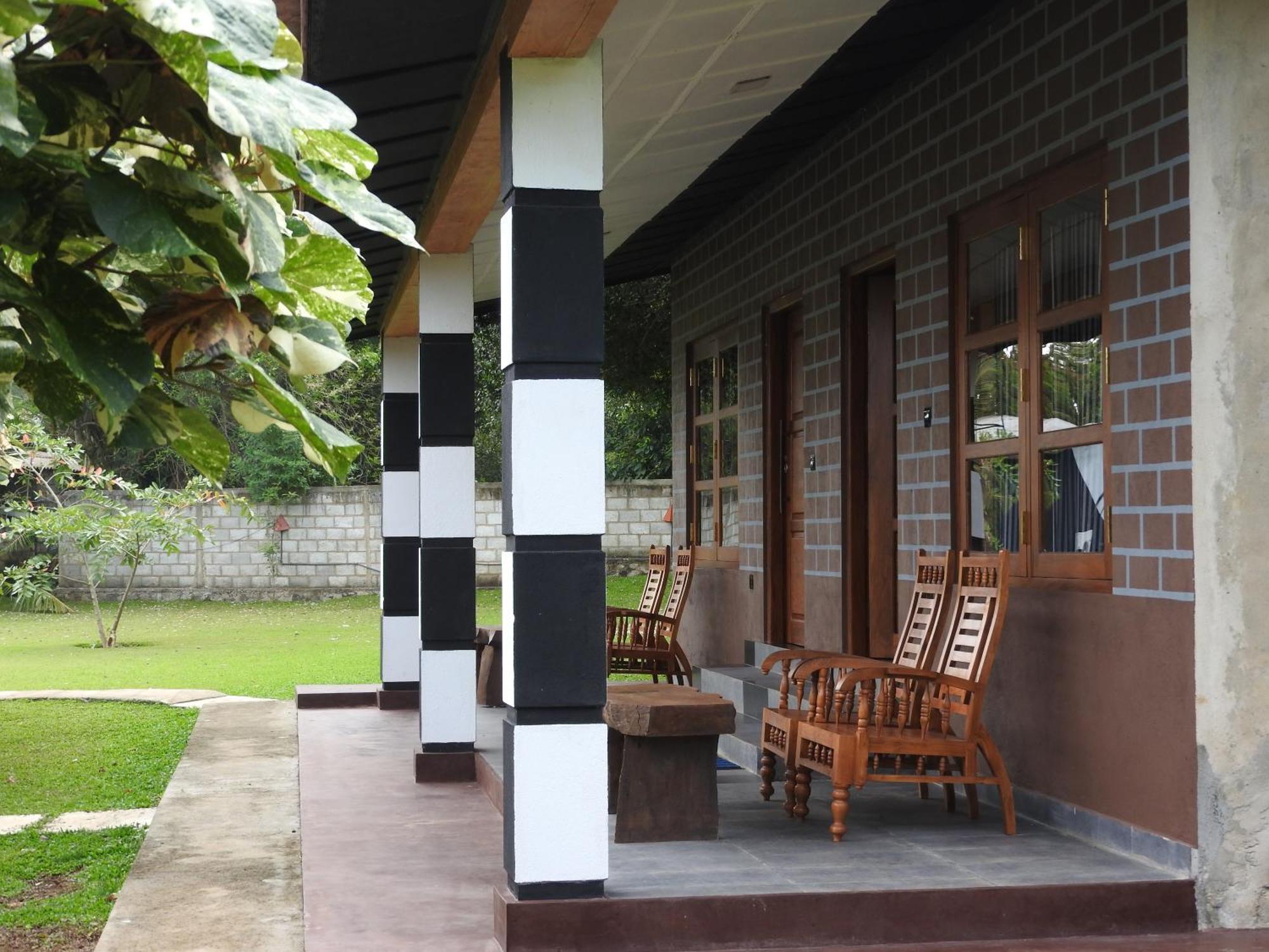 Eco Hotel Black & White - Anuradhapura Mihintale Ngoại thất bức ảnh
