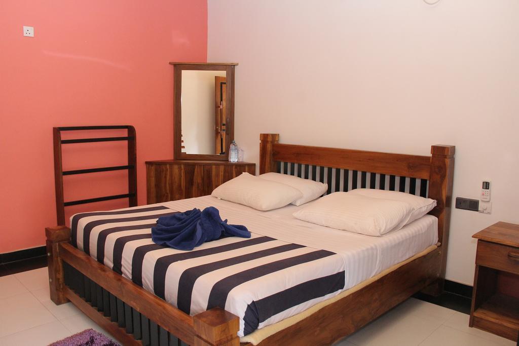 Eco Hotel Black & White - Anuradhapura Mihintale Ngoại thất bức ảnh