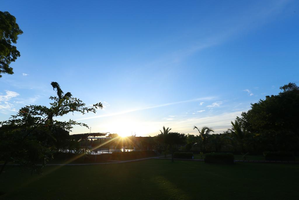 Eco Hotel Black & White - Anuradhapura Mihintale Ngoại thất bức ảnh