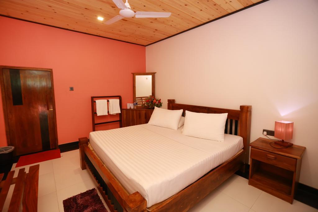 Eco Hotel Black & White - Anuradhapura Mihintale Ngoại thất bức ảnh
