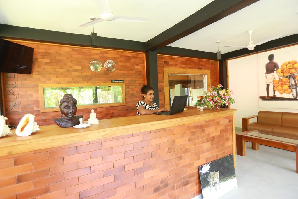 Eco Hotel Black & White - Anuradhapura Mihintale Ngoại thất bức ảnh