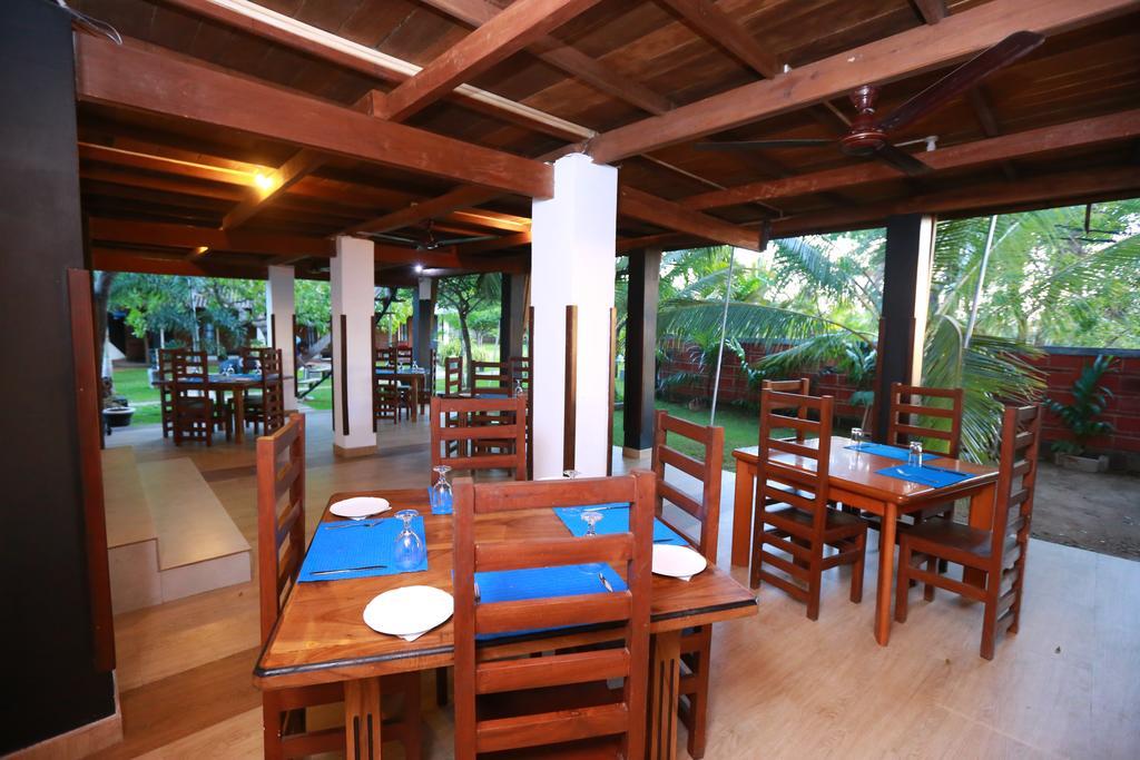 Eco Hotel Black & White - Anuradhapura Mihintale Ngoại thất bức ảnh