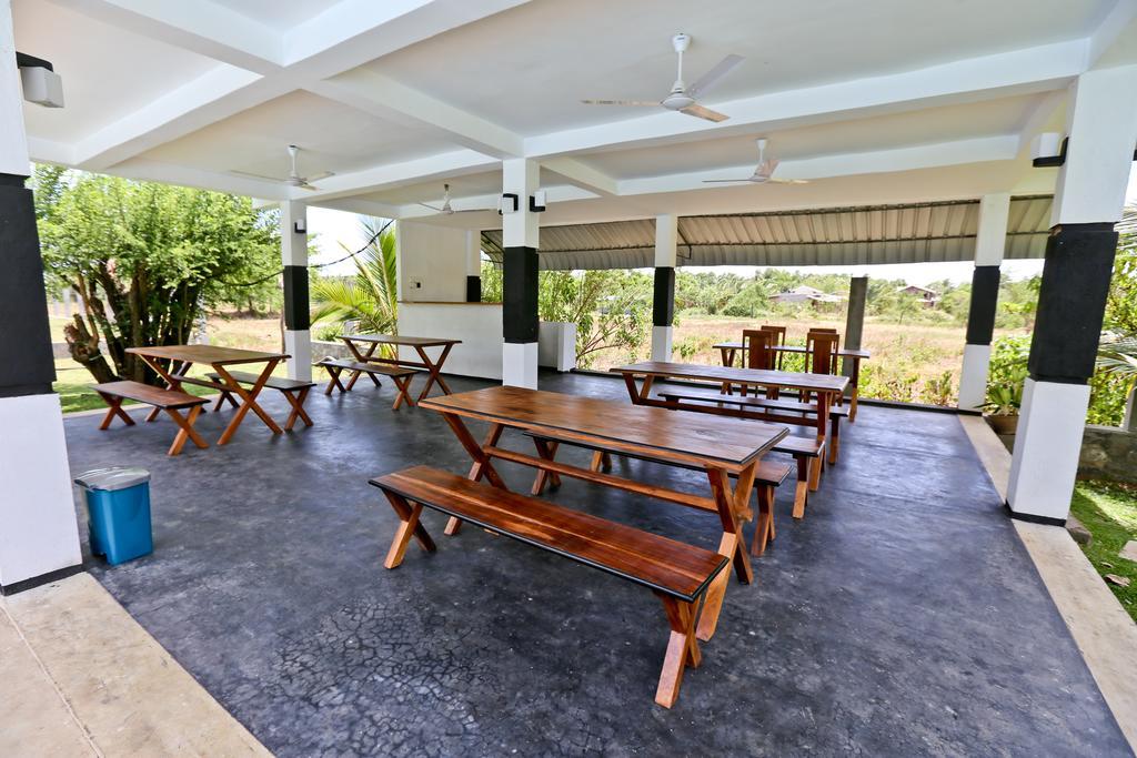 Eco Hotel Black & White - Anuradhapura Mihintale Ngoại thất bức ảnh