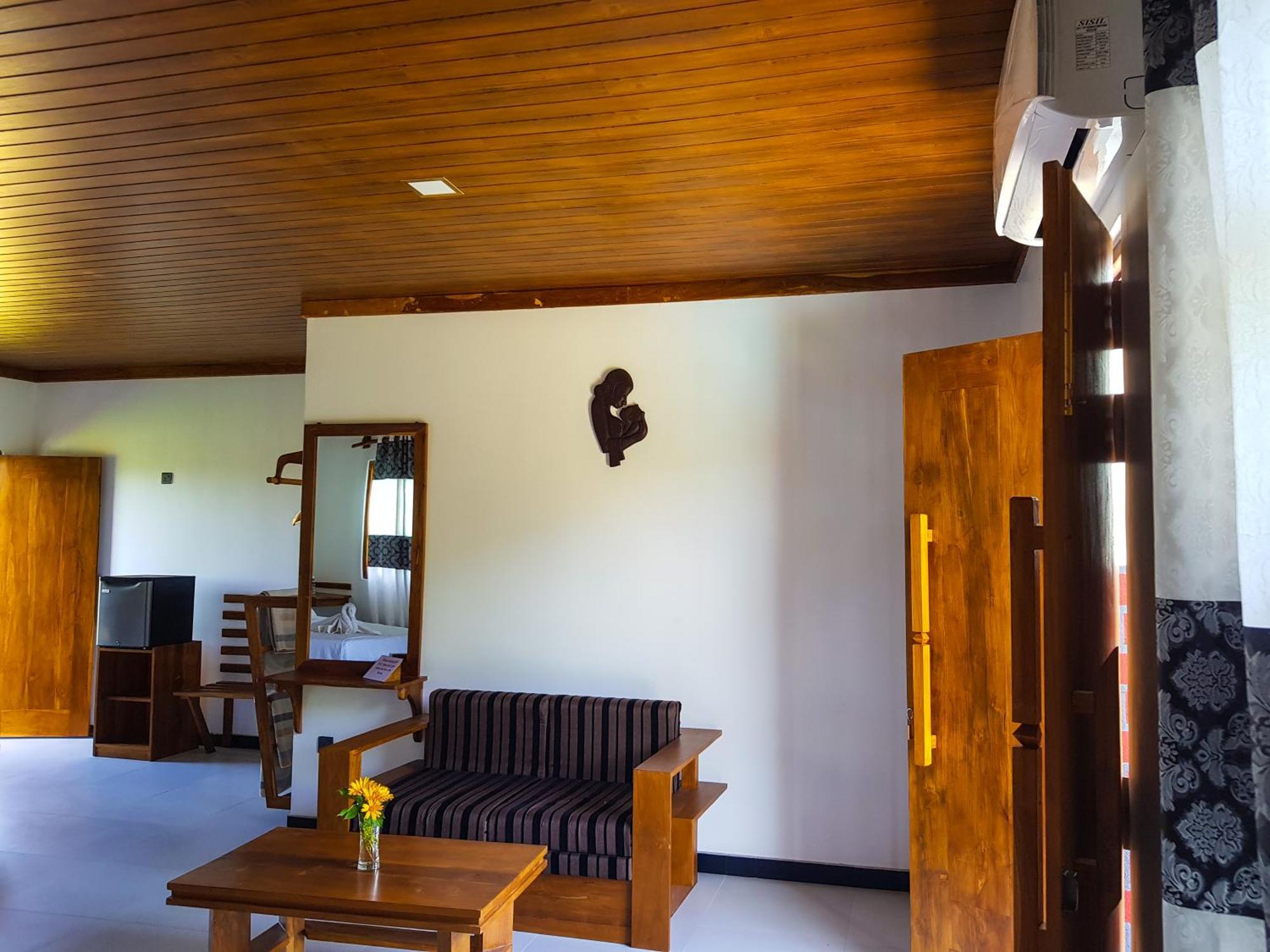 Eco Hotel Black & White - Anuradhapura Mihintale Ngoại thất bức ảnh