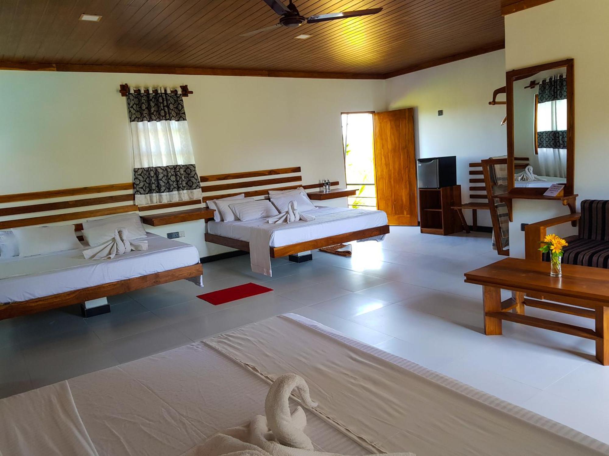 Eco Hotel Black & White - Anuradhapura Mihintale Ngoại thất bức ảnh